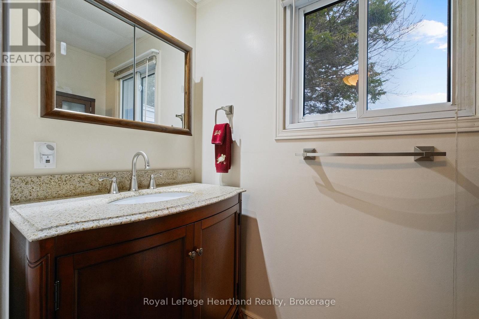 13 Cypress Point Crescent, South Huron (Stephen), Ontario  N0M 1T0 - Photo 21 - X12880094