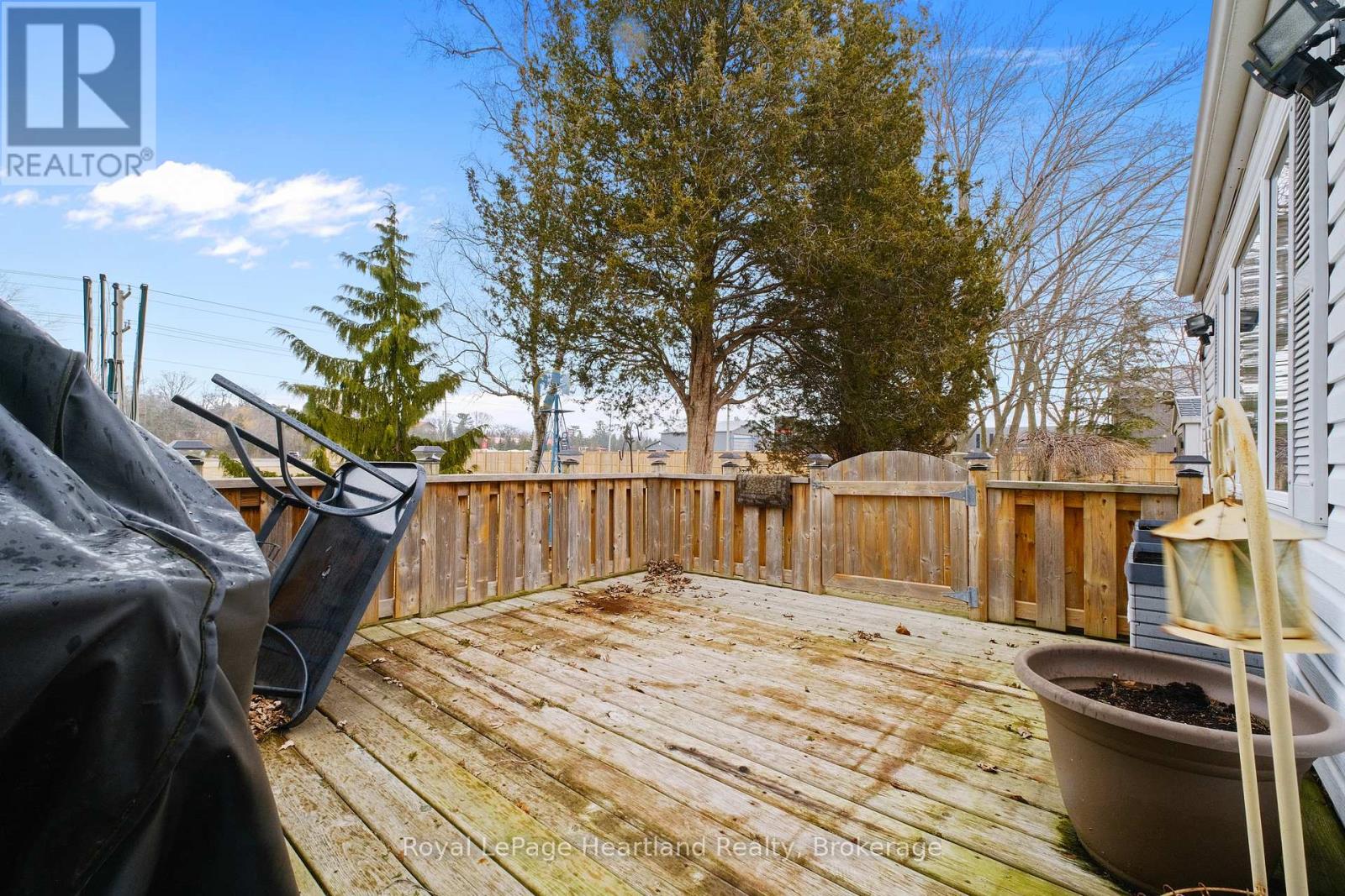 13 Cypress Point Crescent, South Huron (Stephen), Ontario  N0M 1T0 - Photo 28 - X12880094