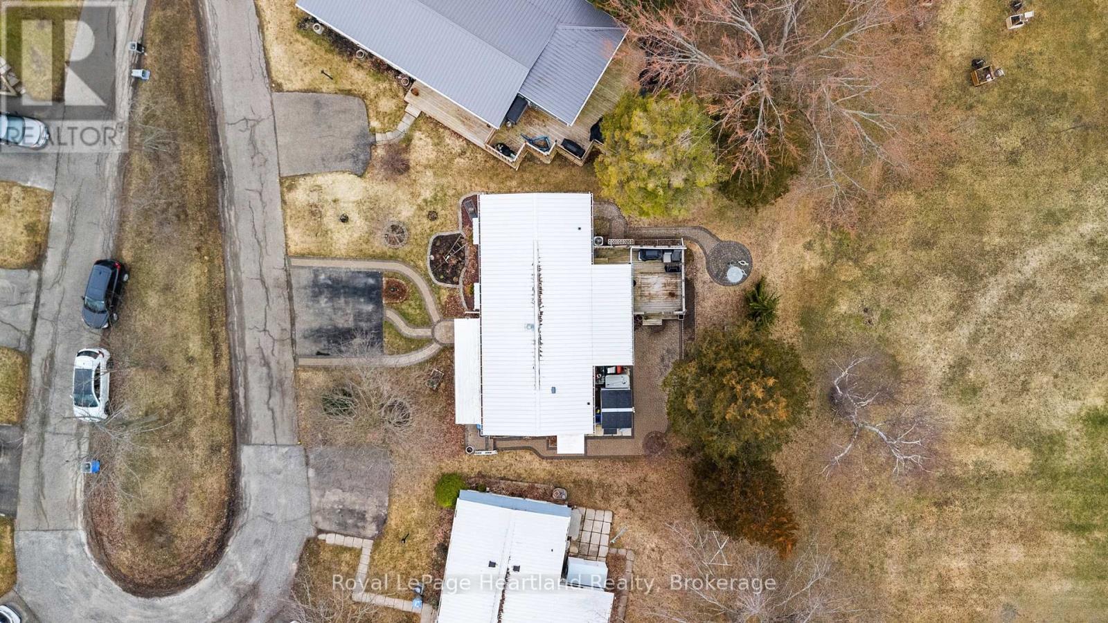 13 Cypress Point Crescent, South Huron (Stephen), Ontario  N0M 1T0 - Photo 35 - X12880094