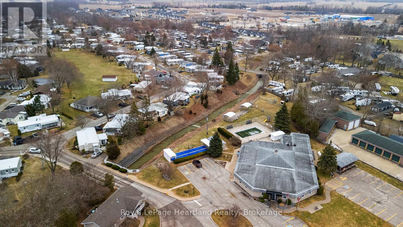13 Cypress Point Crescent, South Huron (Stephen), Ontario  N0M 1T0 - Photo 37 - X12880094