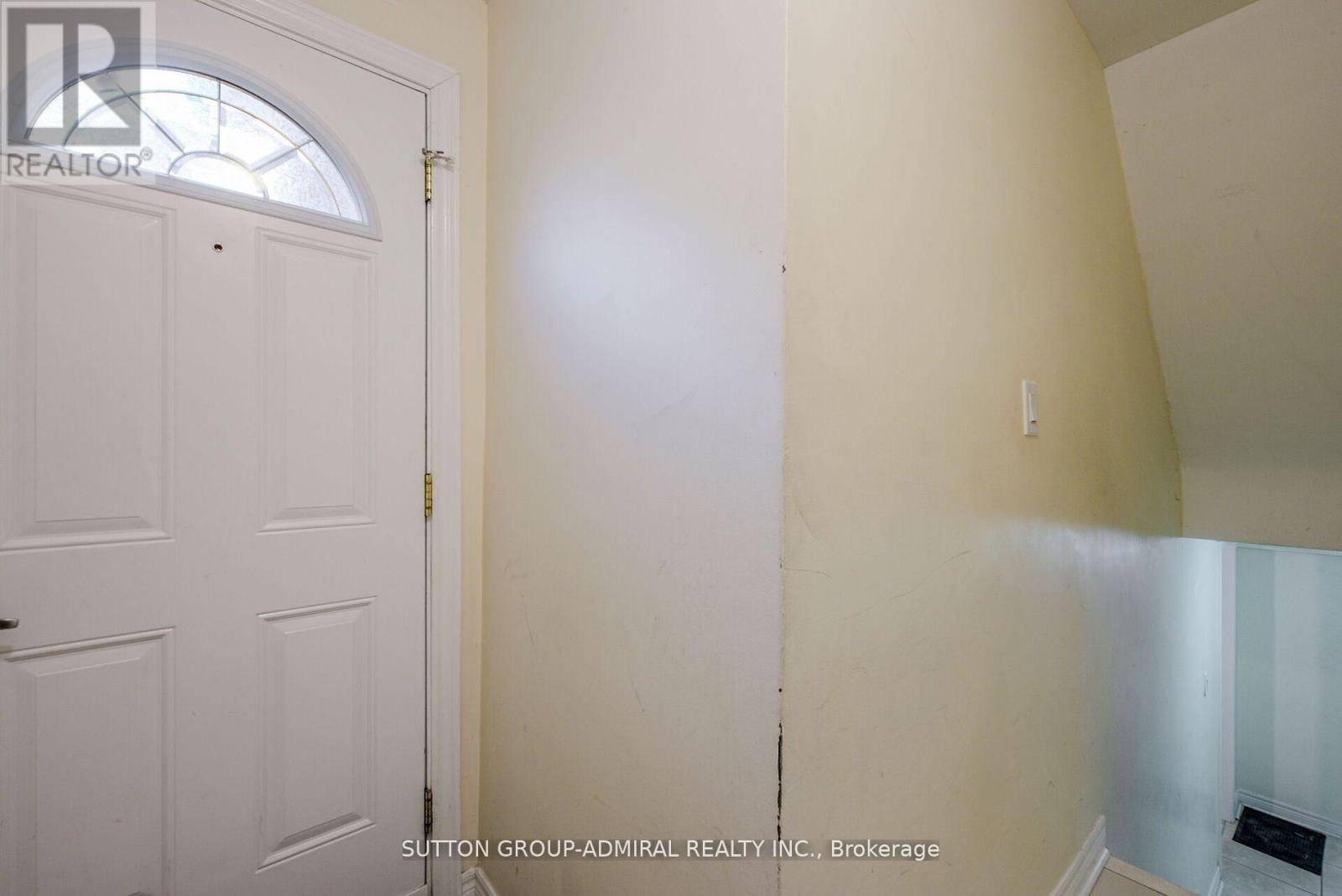 Bsmt - 52 Farrell Avenue, Toronto (Willowdale West), Ontario  M2R 1C9 - Photo 3 - C12880050