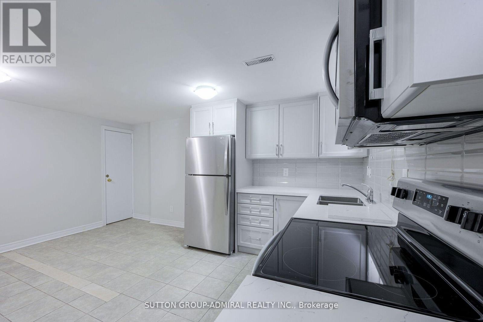 Bsmt - 52 Farrell Avenue, Toronto (Willowdale West), Ontario  M2R 1C9 - Photo 9 - C12880050