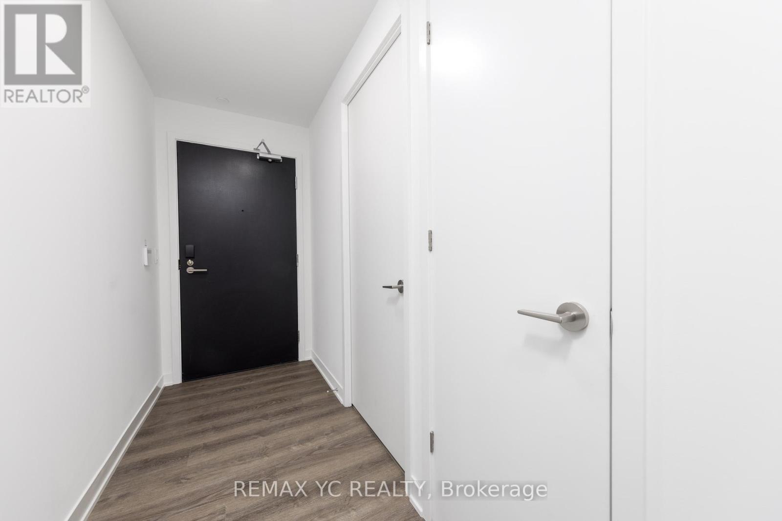 1703 - 180 Front Street E, Toronto (Moss Park), Ontario  M5A 0A9 - Photo 16 - C12880134