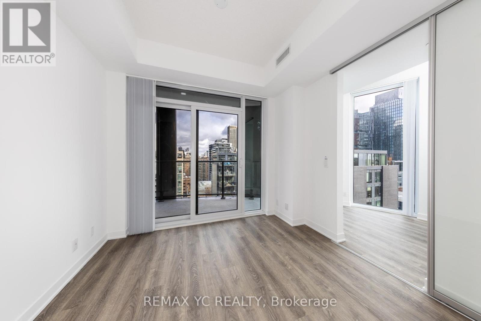 1703 - 180 Front Street E, Toronto (Moss Park), Ontario  M5A 0A9 - Photo 21 - C12880134