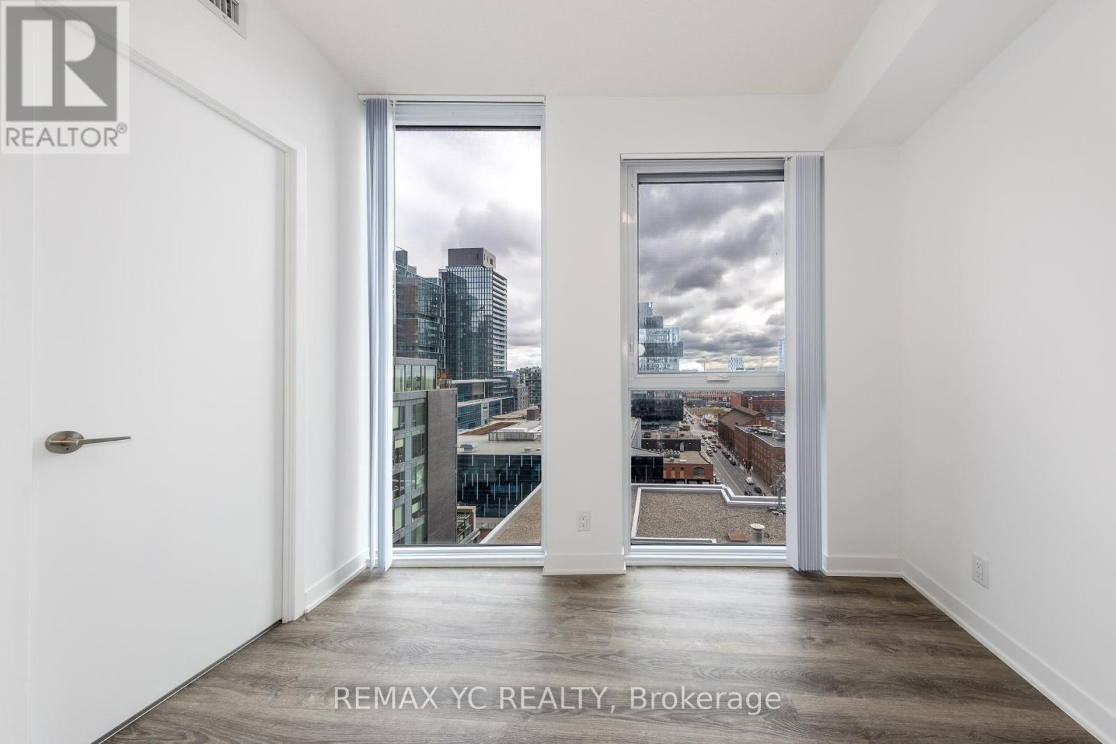 1703 - 180 Front Street E, Toronto (Moss Park), Ontario  M5A 0A9 - Photo 32 - C12880134