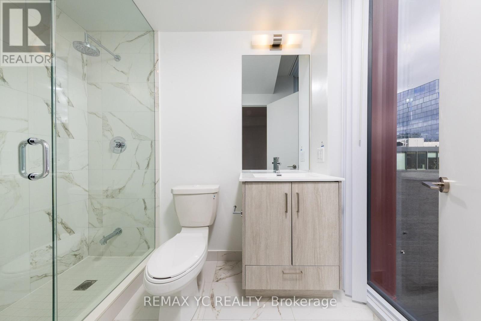 1703 - 180 Front Street E, Toronto (Moss Park), Ontario  M5A 0A9 - Photo 35 - C12880134