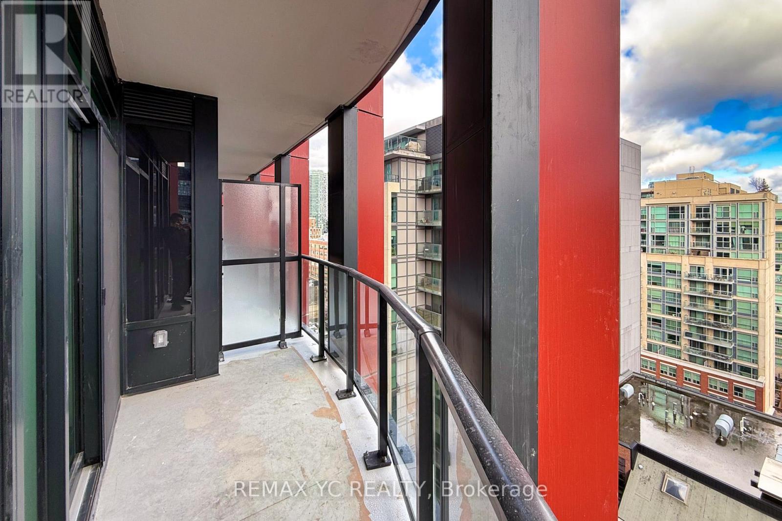 1703 - 180 Front Street E, Toronto (Moss Park), Ontario  M5A 0A9 - Photo 39 - C12880134