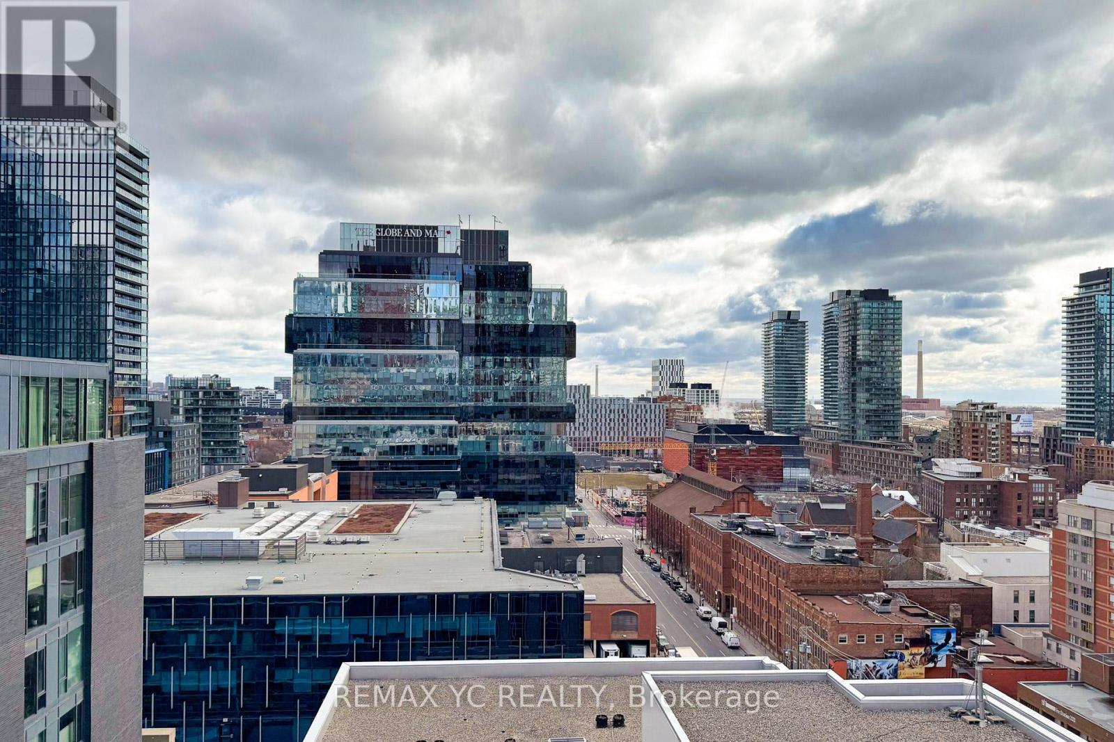 1703 - 180 Front Street E, Toronto (Moss Park), Ontario  M5A 0A9 - Photo 42 - C12880134