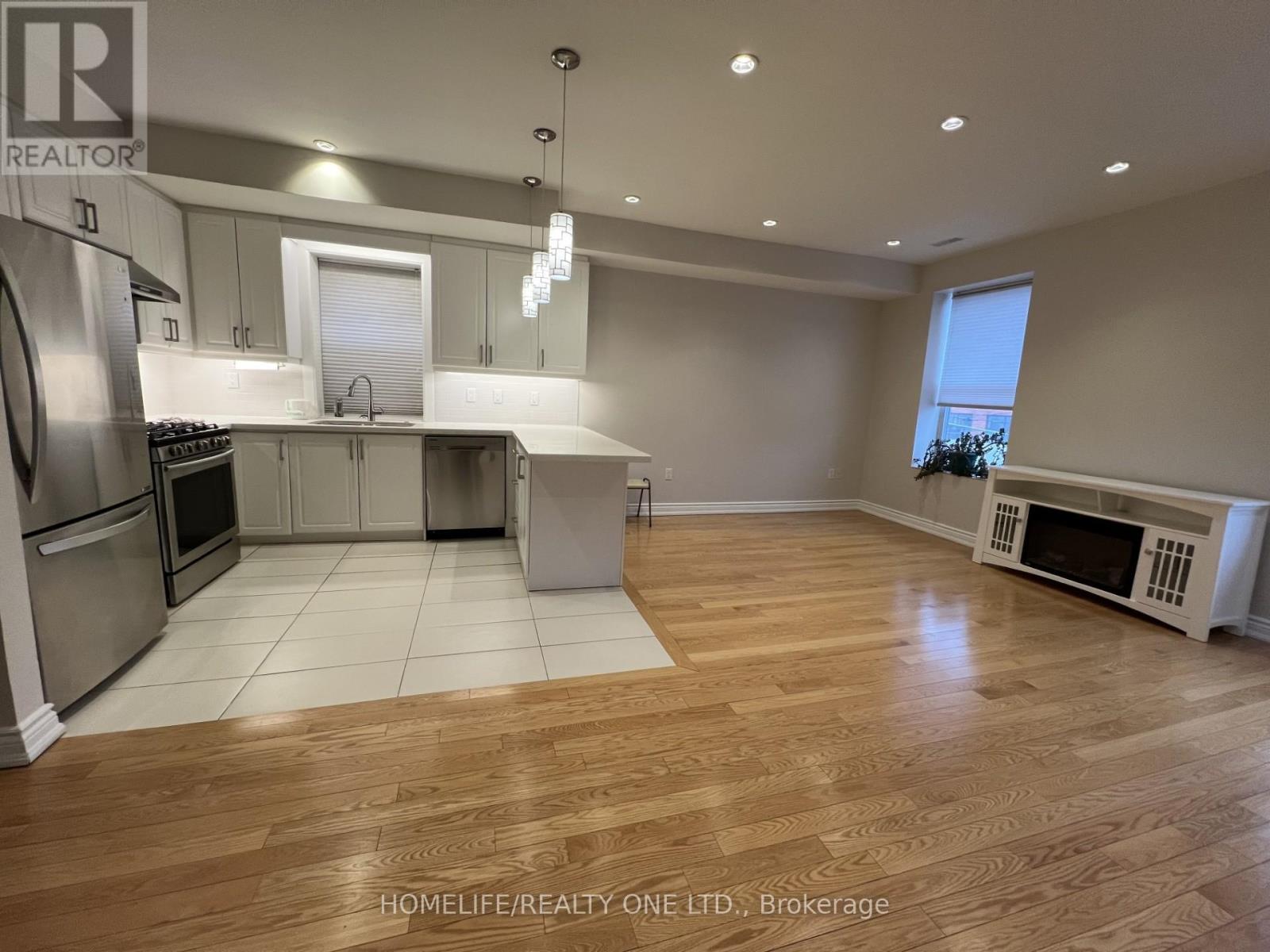 3 - 579 Gerrard Street E, Toronto (South Riverdale), Ontario  M4M 1Y2 - Photo 5 - E12880004