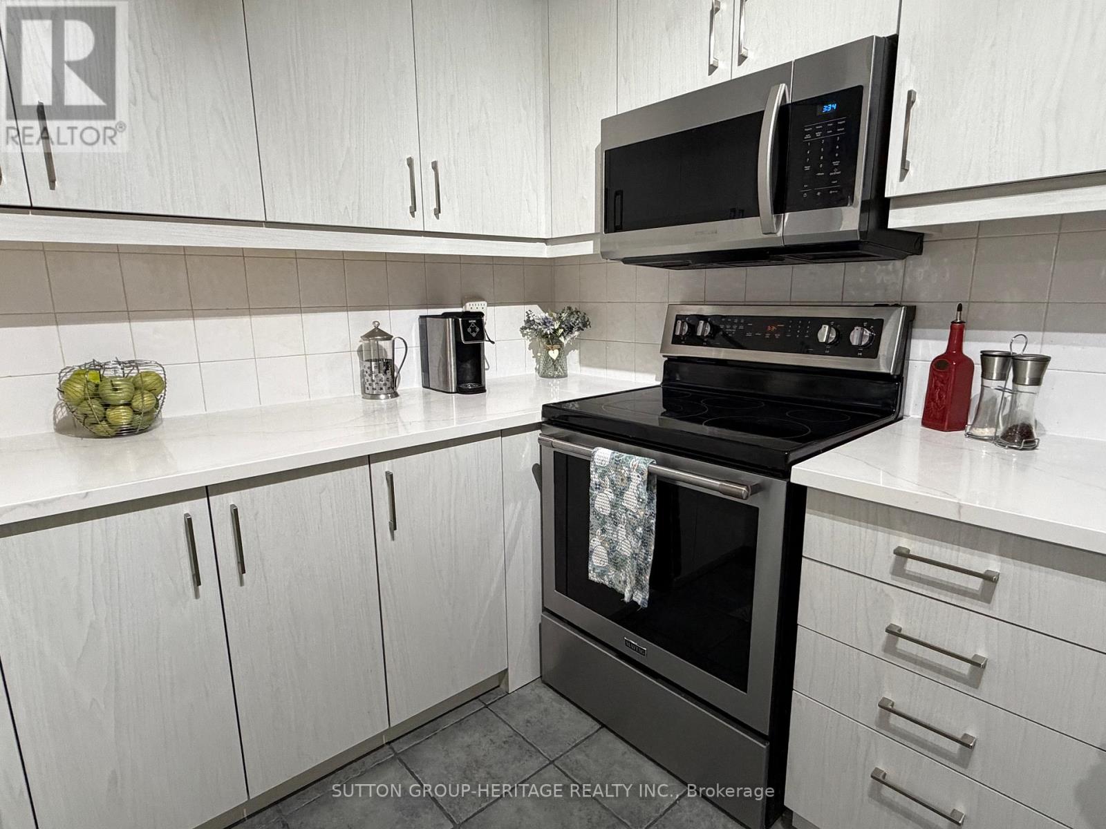 52 Barnes Drive, Ajax, Ontario  L1S 5C6 - Photo 5 - E12880114