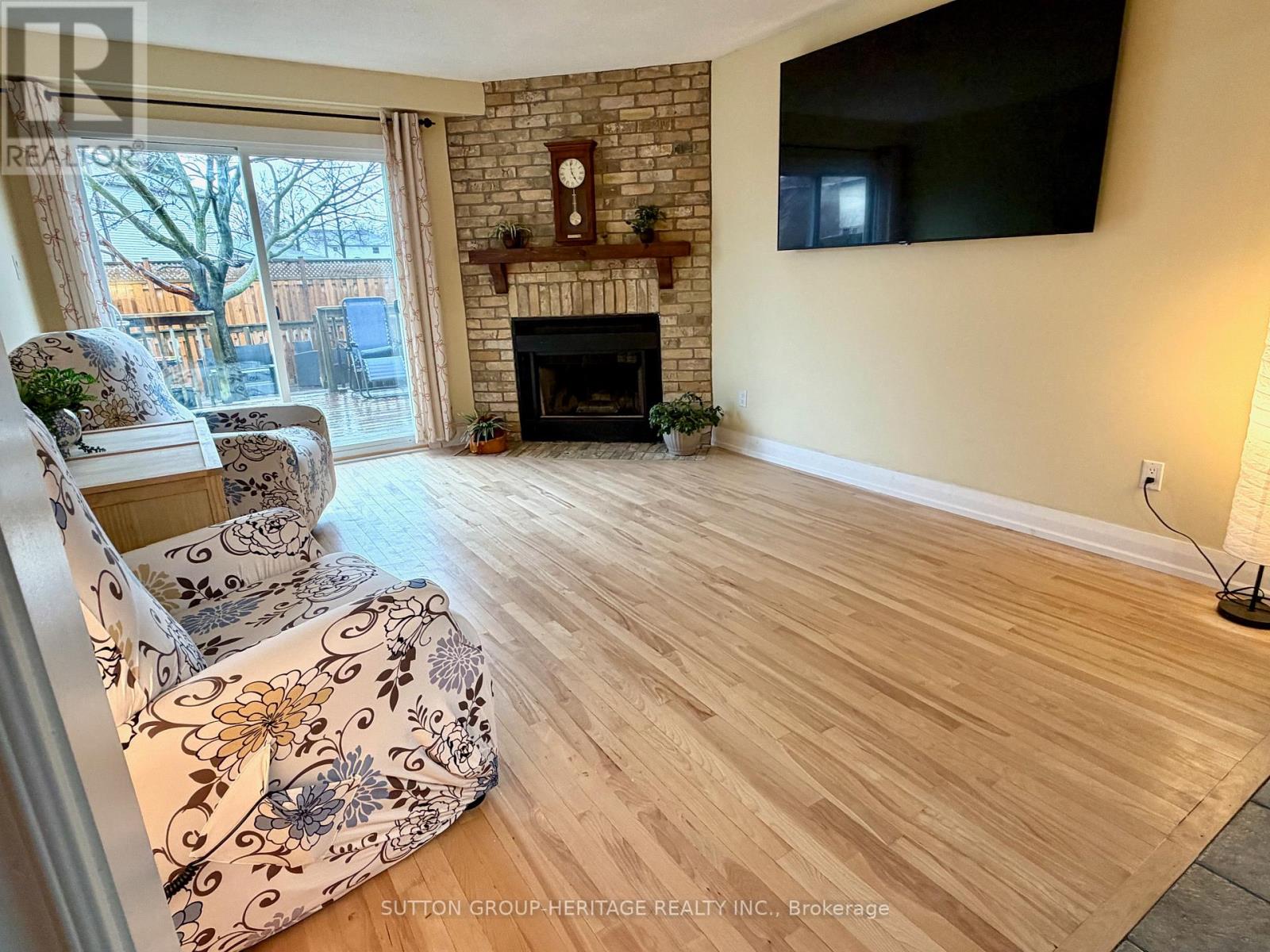 52 Barnes Drive, Ajax, Ontario  L1S 5C6 - Photo 9 - E12880114