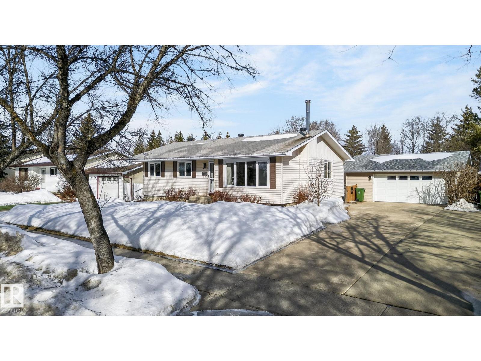 9110 98 AV, fort saskatchewan, Alberta