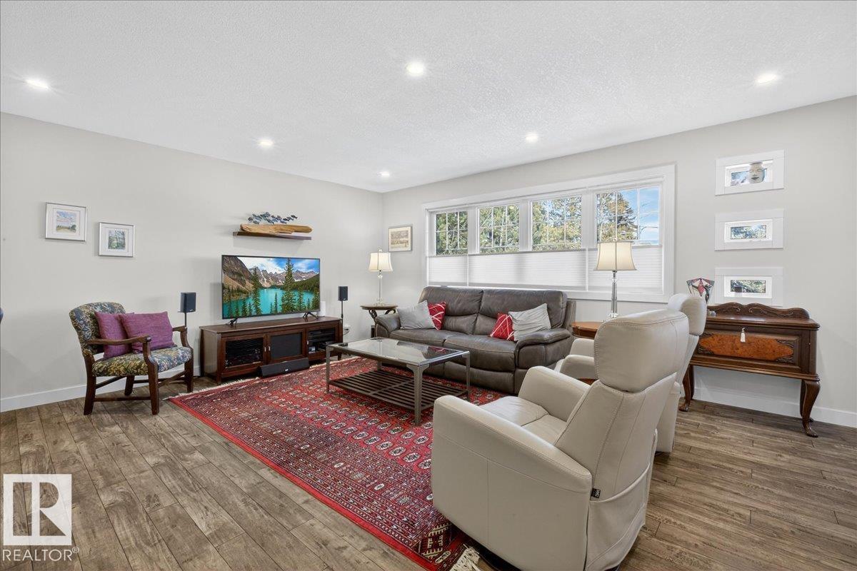 8111 70 Av Nw, Edmonton, Alberta  T6C 0A6 - Photo 7 - E4477275