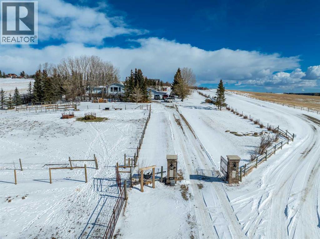 263042 Range Road 43, Rural Rocky View County, Alberta  T4C 2B1 - Photo 1 - A2292562