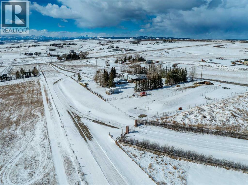 263042 Range Road 43, Rural Rocky View County, Alberta  T4C 2B1 - Photo 4 - A2292562