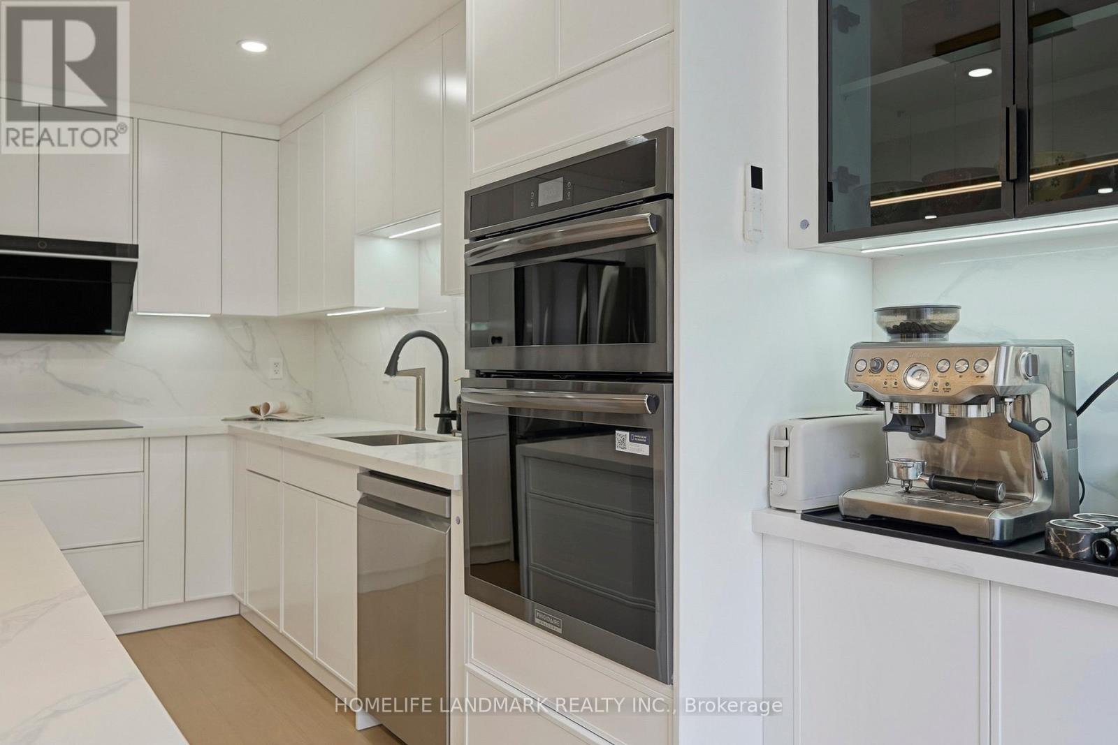 7 Hutt Crescent, Aurora, Ontario  L3X 1V9 - Photo 14 - N12879996