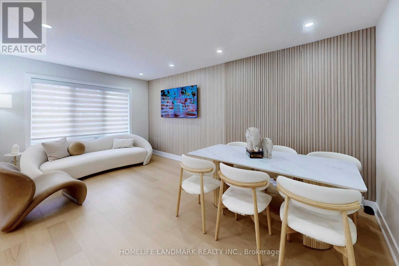 7 Hutt Crescent, Aurora, Ontario  L3X 1V9 - Photo 2 - N12879996