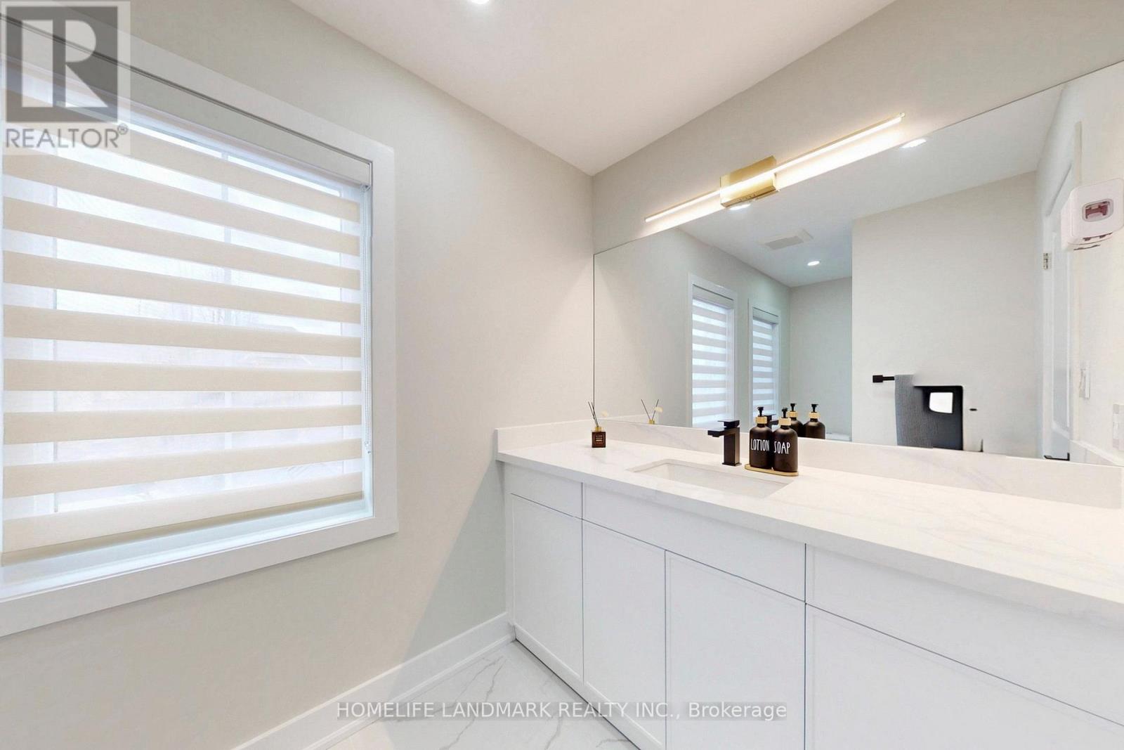 7 Hutt Crescent, Aurora, Ontario  L3X 1V9 - Photo 28 - N12879996