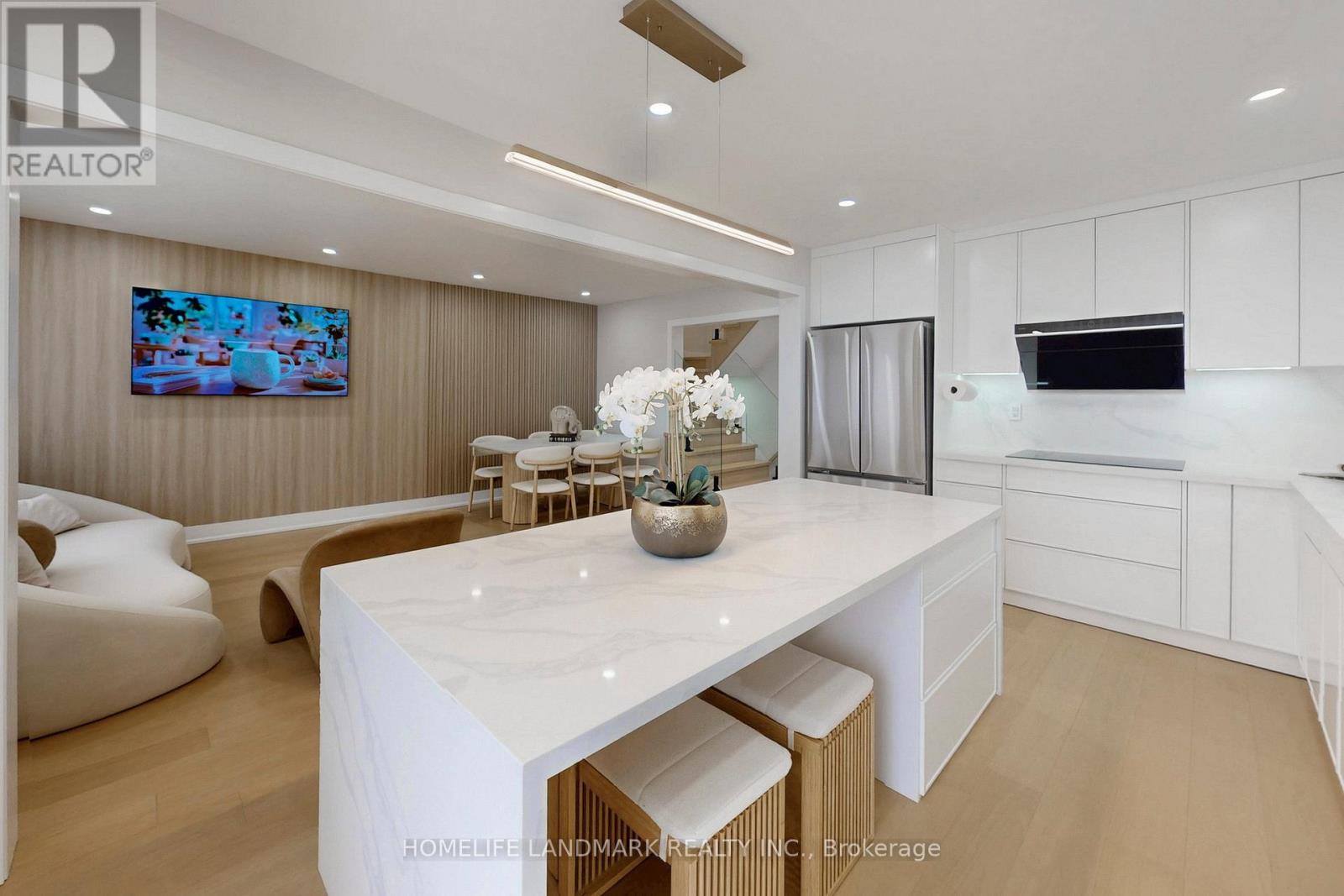 7 Hutt Crescent, Aurora, Ontario  L3X 1V9 - Photo 8 - N12879996