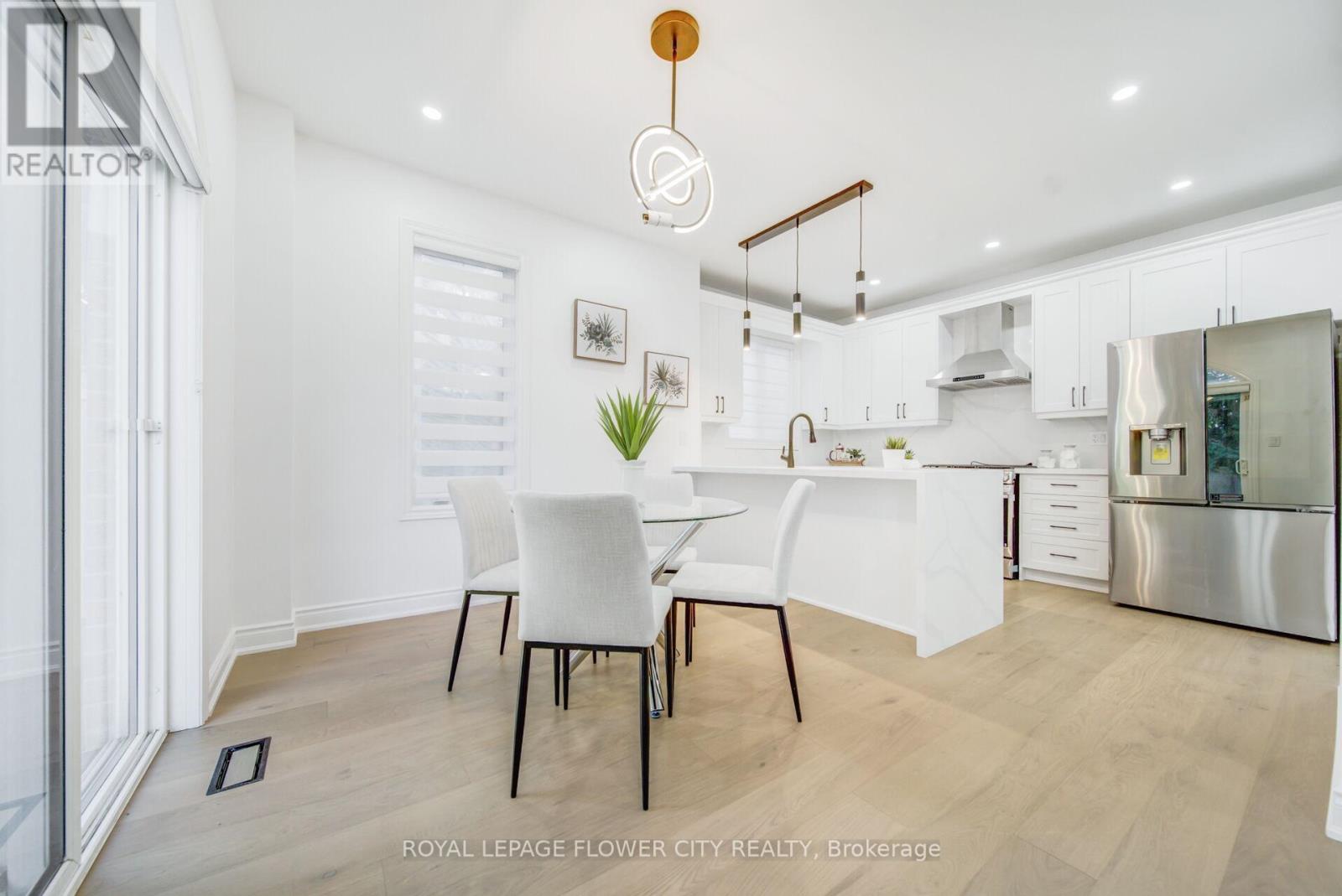 57 St Nicholas Crescent, Vaughan, Ontario  L4H 3E5 - Photo 17 - N12880008