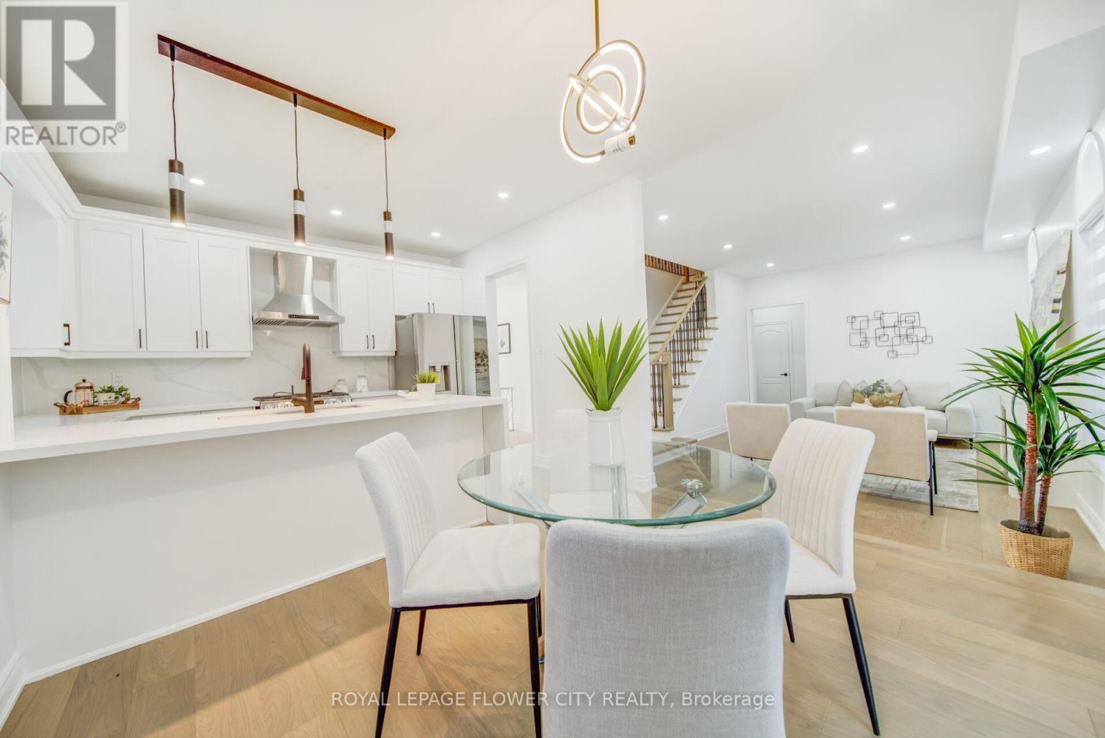 57 St Nicholas Crescent, Vaughan, Ontario  L4H 3E5 - Photo 18 - N12880008