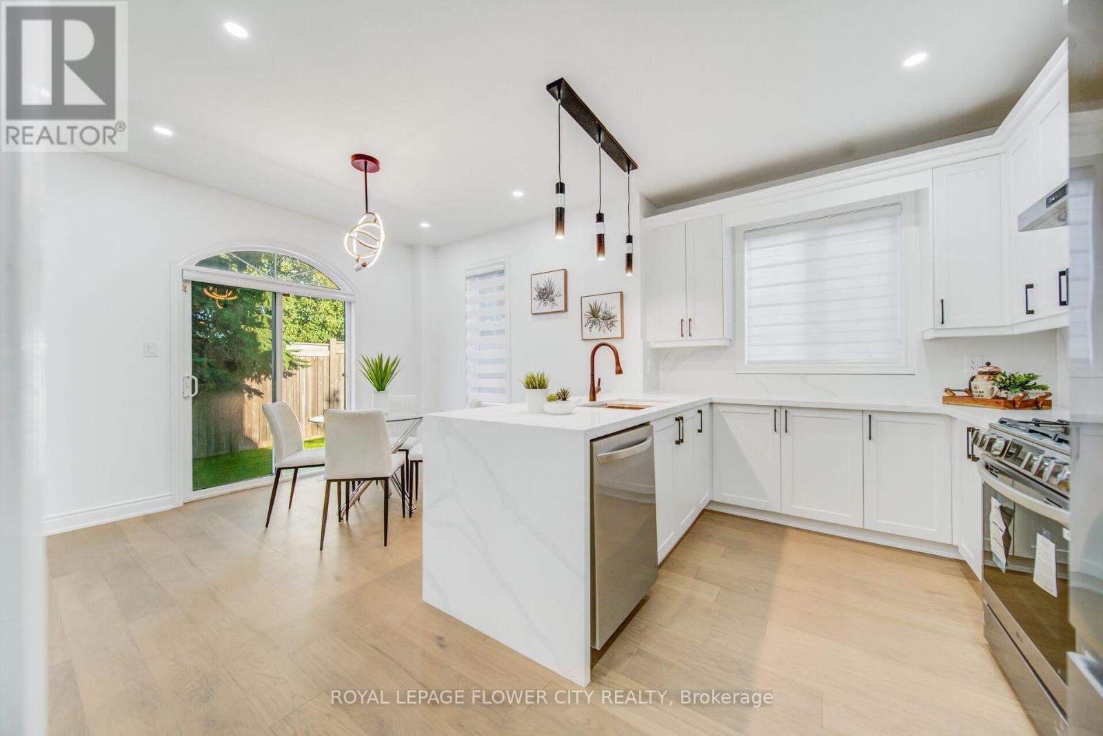 57 St Nicholas Crescent, Vaughan, Ontario  L4H 3E5 - Photo 20 - N12880008