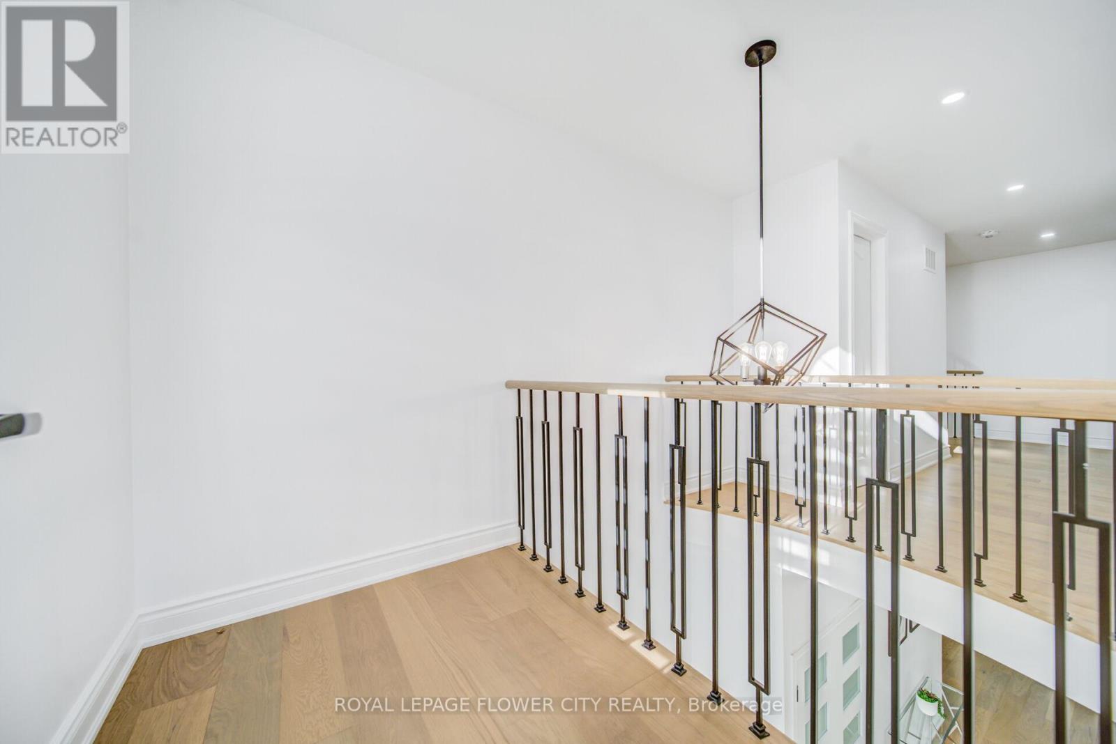 57 St Nicholas Crescent, Vaughan, Ontario  L4H 3E5 - Photo 28 - N12880008