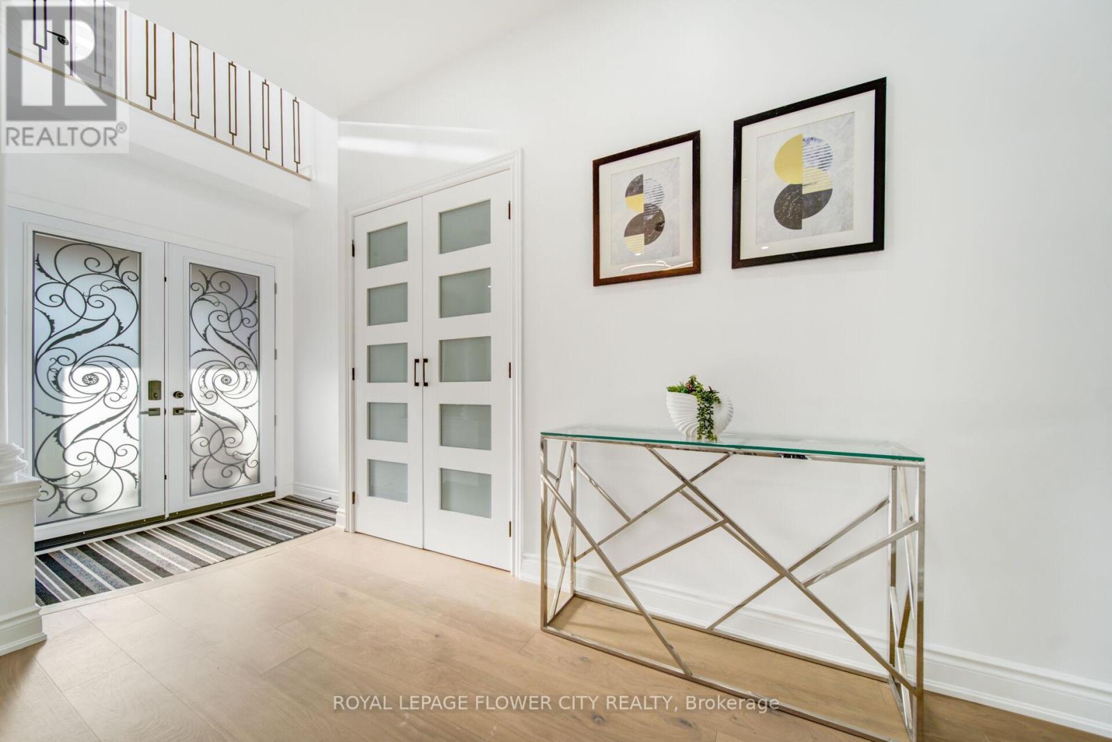 57 St Nicholas Crescent, Vaughan, Ontario  L4H 3E5 - Photo 7 - N12880008