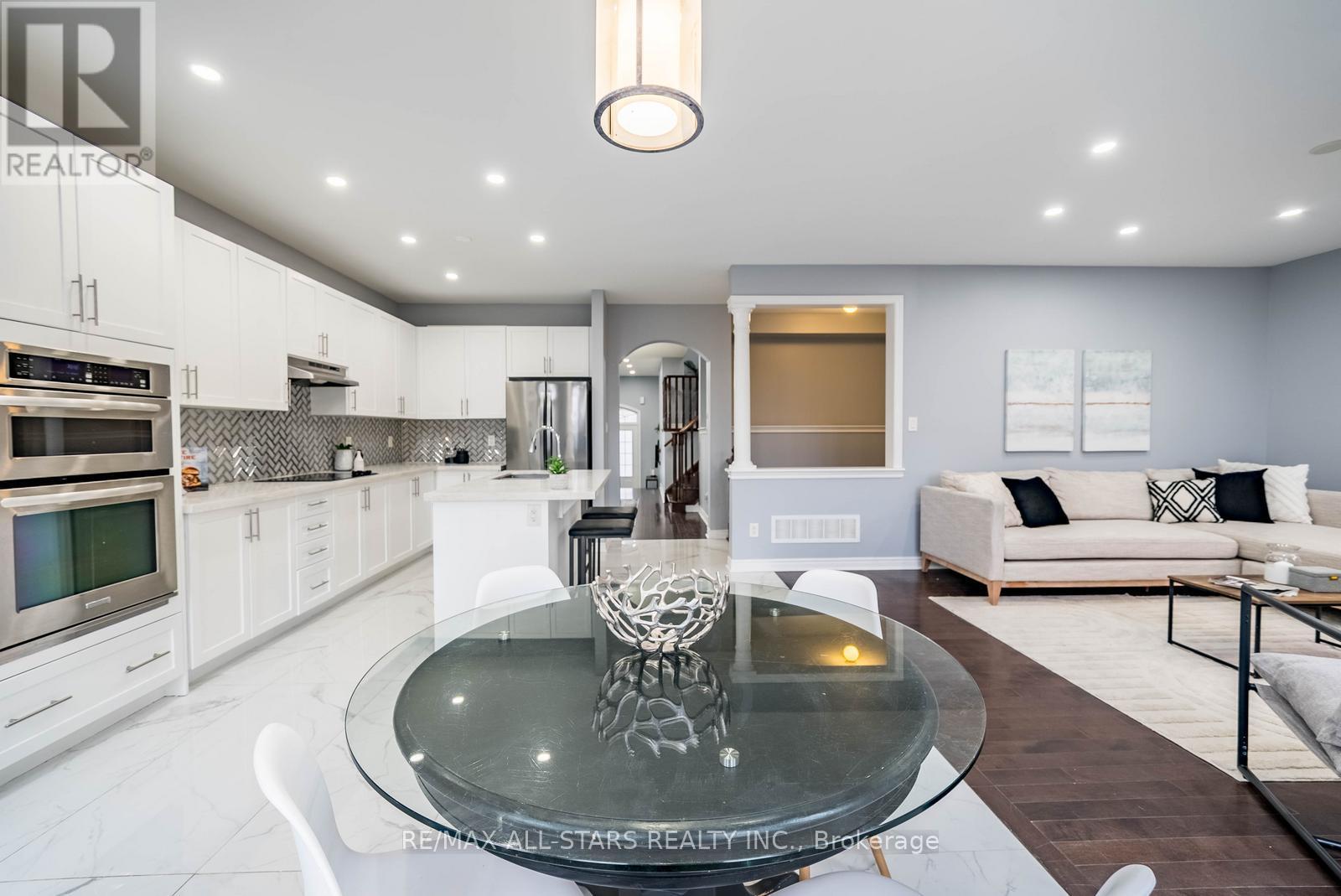 138 Yakefarm Boulevard, Whitchurch-Stouffville (Stouffville), Ontario  L4A 0R8 - Photo 12 - N12880030