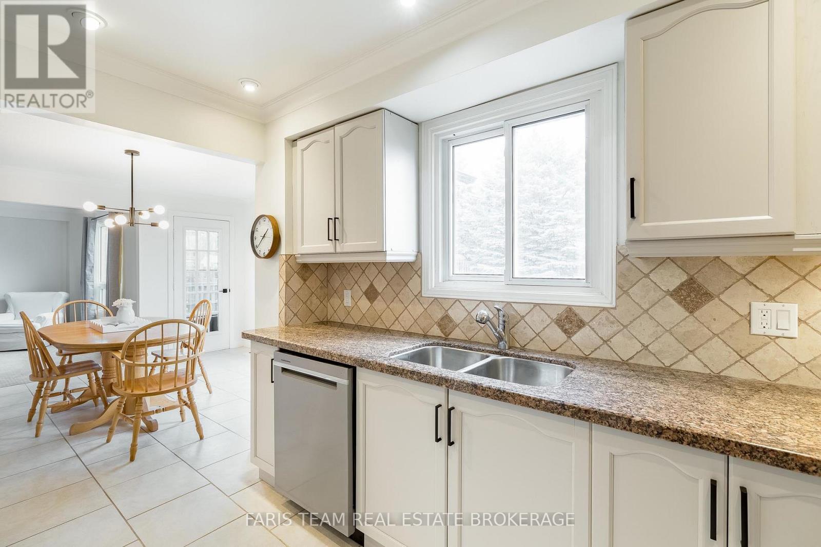 81 Hutchinson Drive, New Tecumseth (Alliston), Ontario  L9R 1M3 - Photo 11 - N12880084