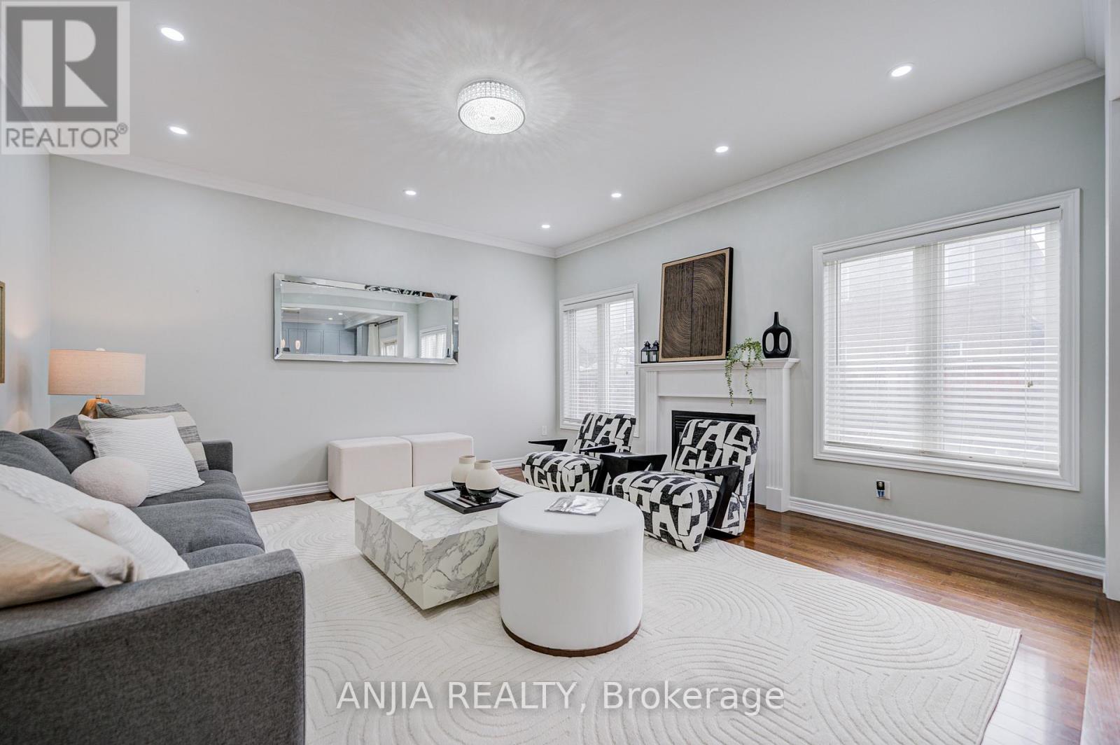 409 Williamson Road, Markham (Greensborough), Ontario  L6E 0K4 - Photo 11 - N12880100