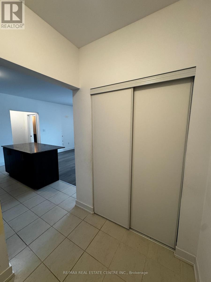 508 - 4 Spice Way, Barrie, Ontario  L9J 0M2 - Photo 4 - S12880136