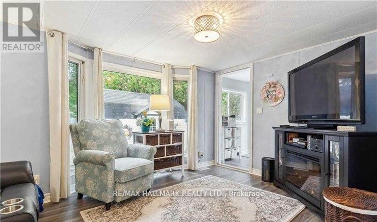 6 Prince Charles Avenue, Springwater, Ontario  L0L 1P0 - Photo 7 - S12880202