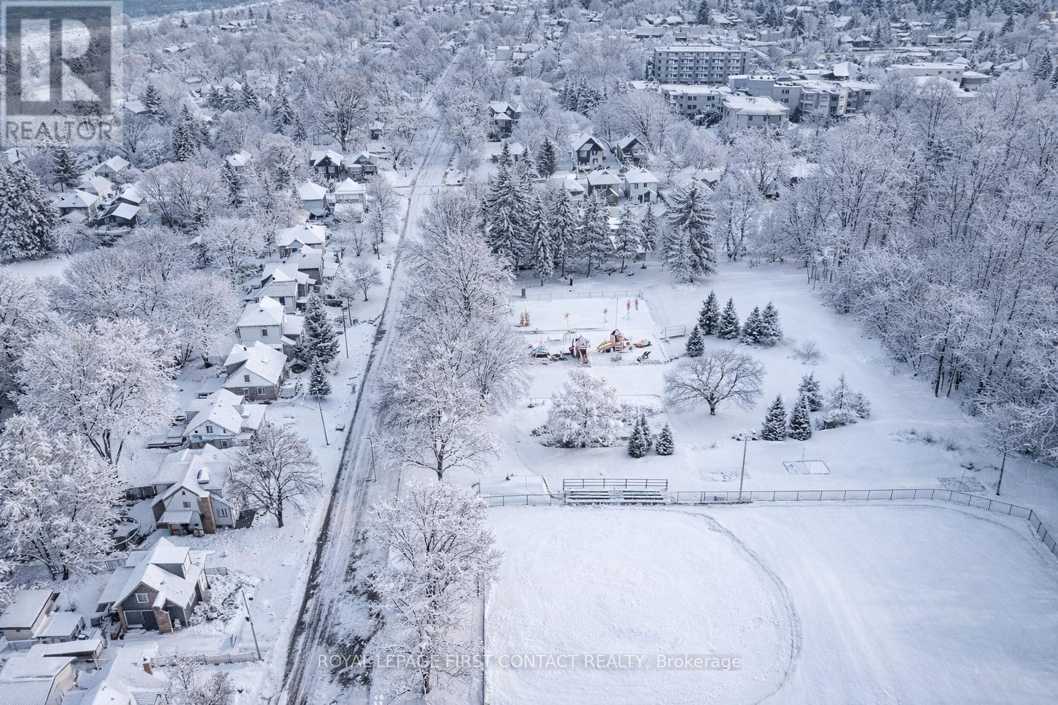 25 Holgate Street, Barrie (Allandale), Ontario  L4N 2T6 - Photo 2 - S12880222