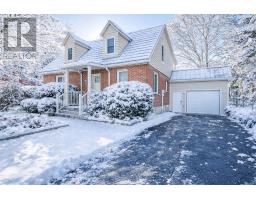 25 HOLGATE STREET, Barrie, Ontario
