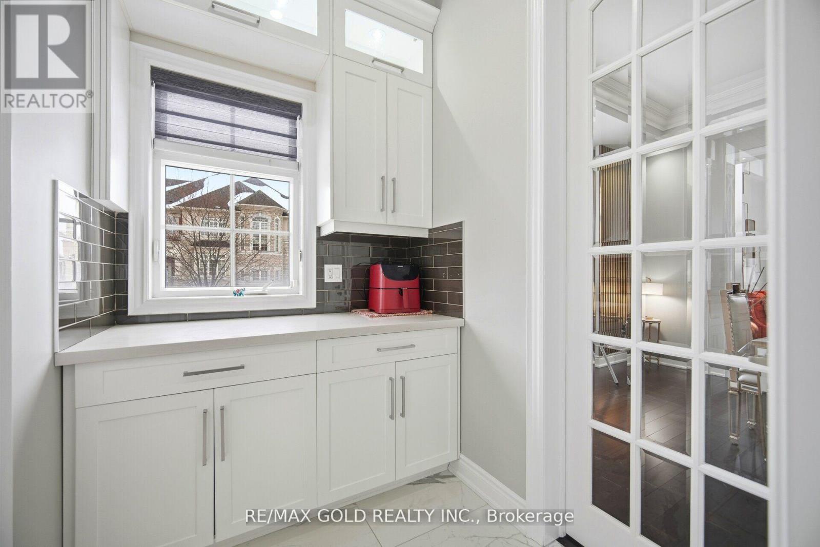 6 Hagerman Road, Brampton, Ontario  L6P 4C1 - Photo 19 - W12879986