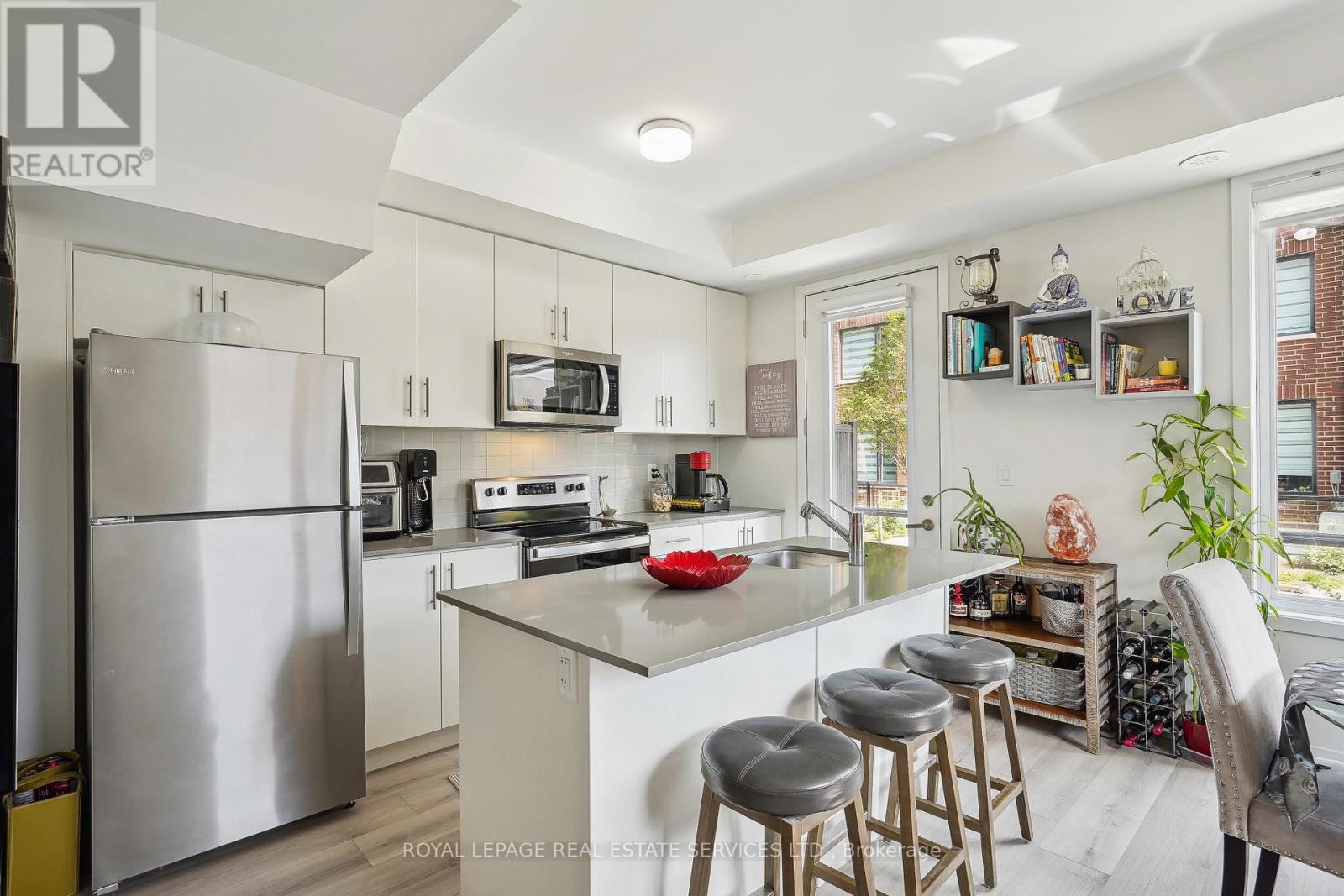 35 - 3409 Ridgeway Drive, Mississauga, Ontario  L5L 0B9 - Photo 8 - W12879990