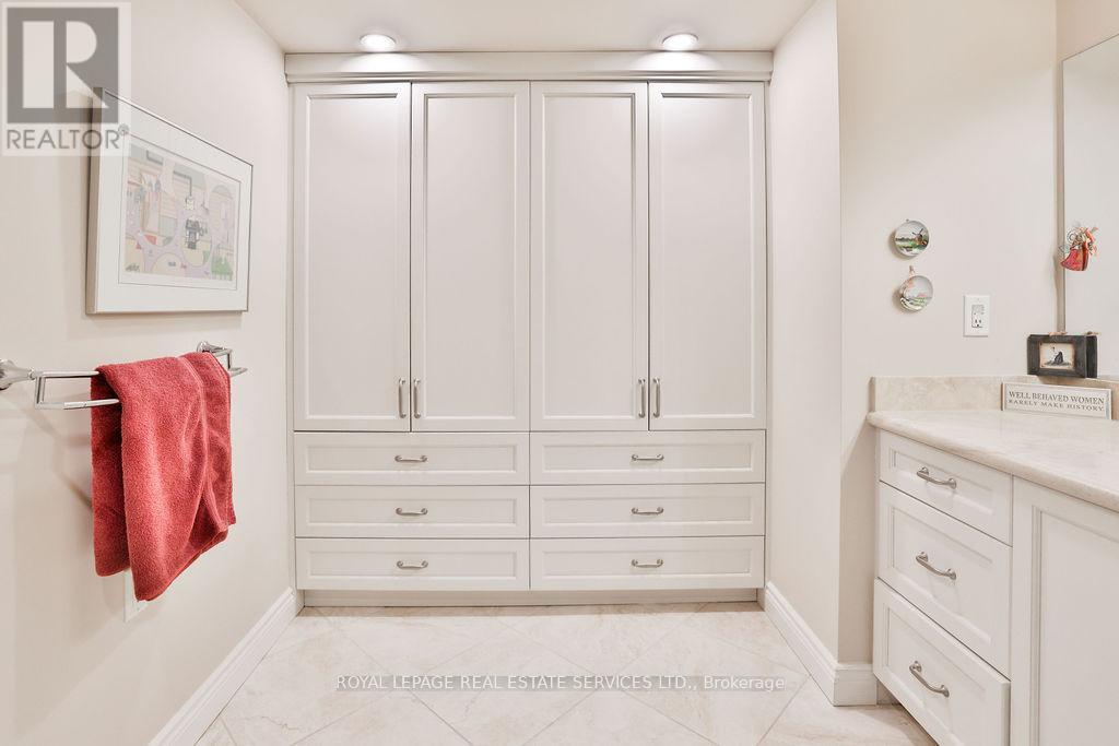 708 - 100 Lakeshore Road E, Oakville, Ontario  L6J 6M9 - Photo 19 - W12880000