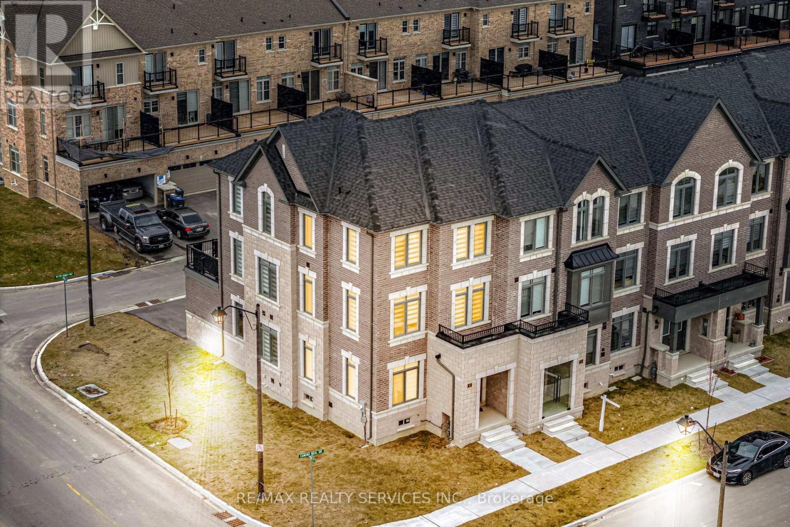 41 Camino Real Drive, Caledon, Ontario  L7C 4L9 - Photo 2 - W12880036