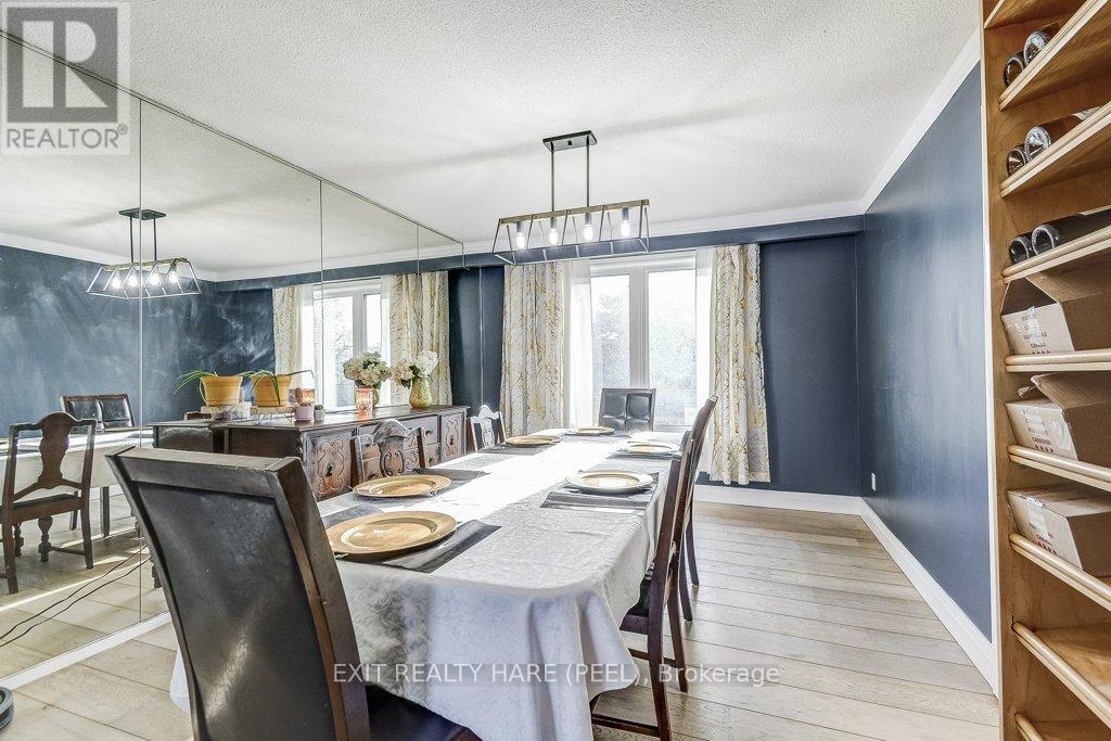 2516 Woburn Crescent, Oakville (Wo West), Ontario  L6L 5E9 - Photo 13 - W12880096