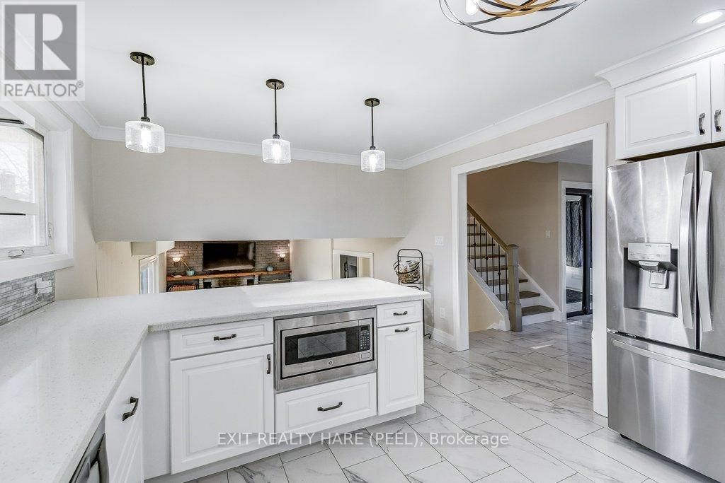 2516 Woburn Crescent, Oakville (Wo West), Ontario  L6L 5E9 - Photo 20 - W12880096