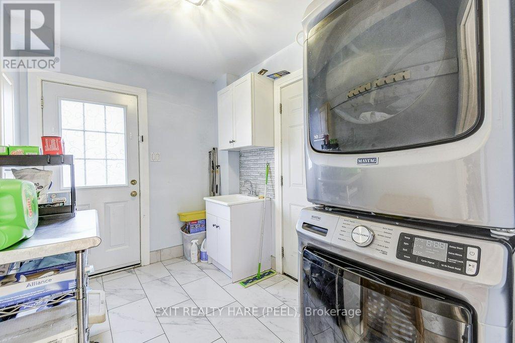 2516 Woburn Crescent, Oakville (Wo West), Ontario  L6L 5E9 - Photo 22 - W12880096