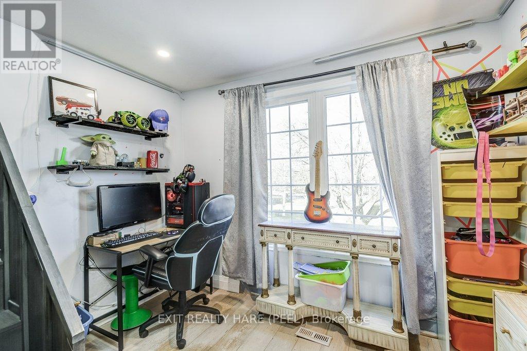 2516 Woburn Crescent, Oakville (Wo West), Ontario  L6L 5E9 - Photo 28 - W12880096