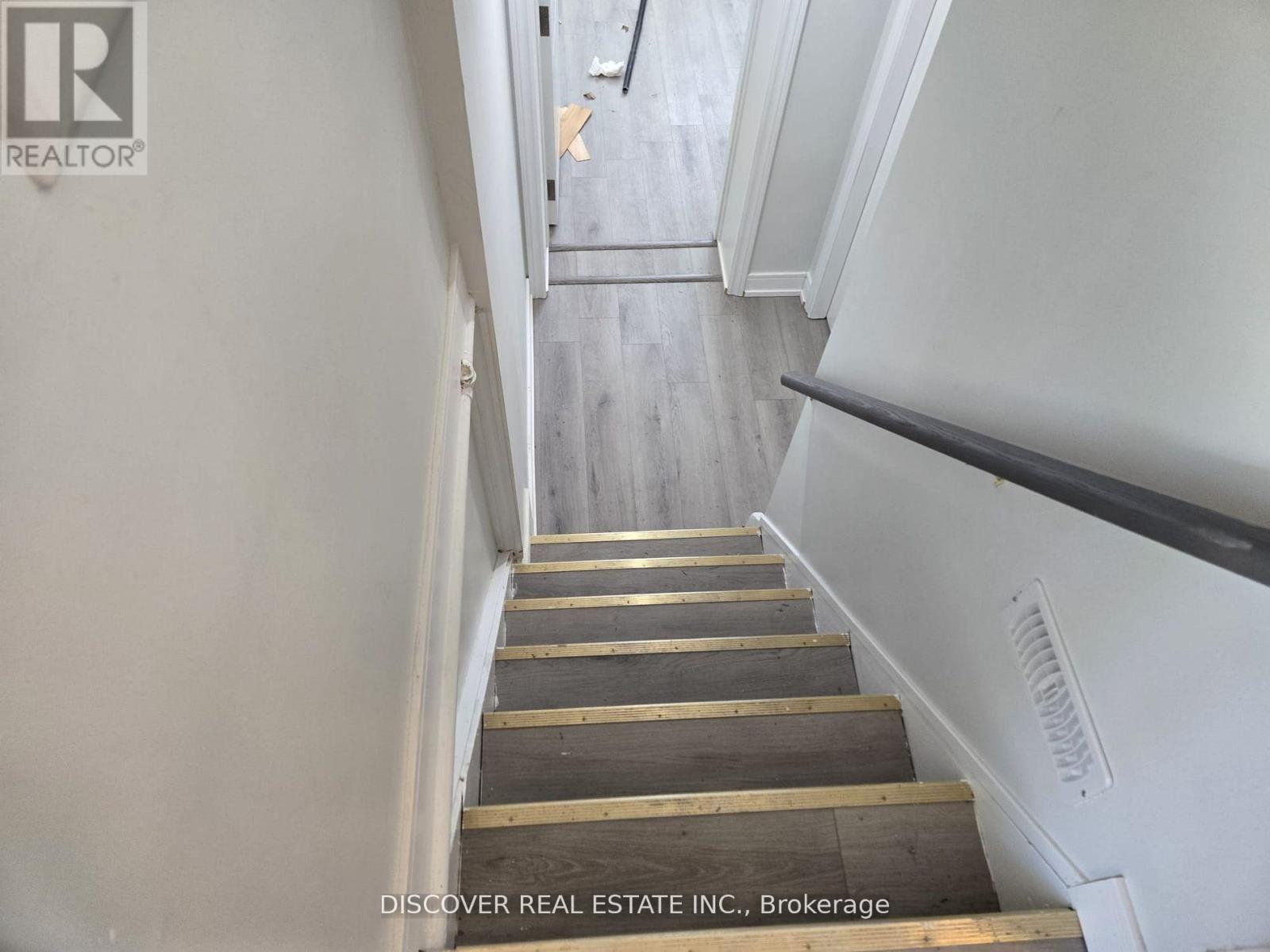 1 - 186 Floradale Drive, Mississauga, Ontario  L5B 1G3 - Photo 18 - W12880152