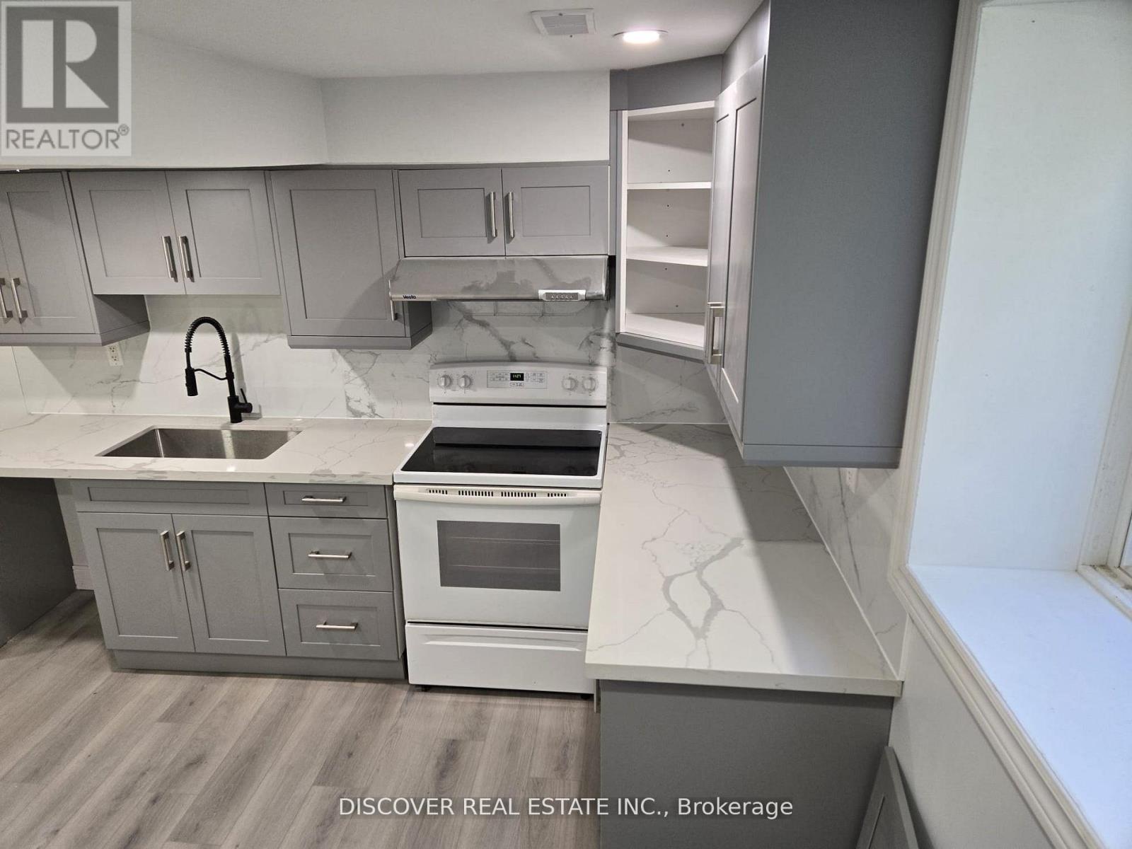 1 - 186 Floradale Drive, Mississauga, Ontario  L5B 1G3 - Photo 27 - W12880152