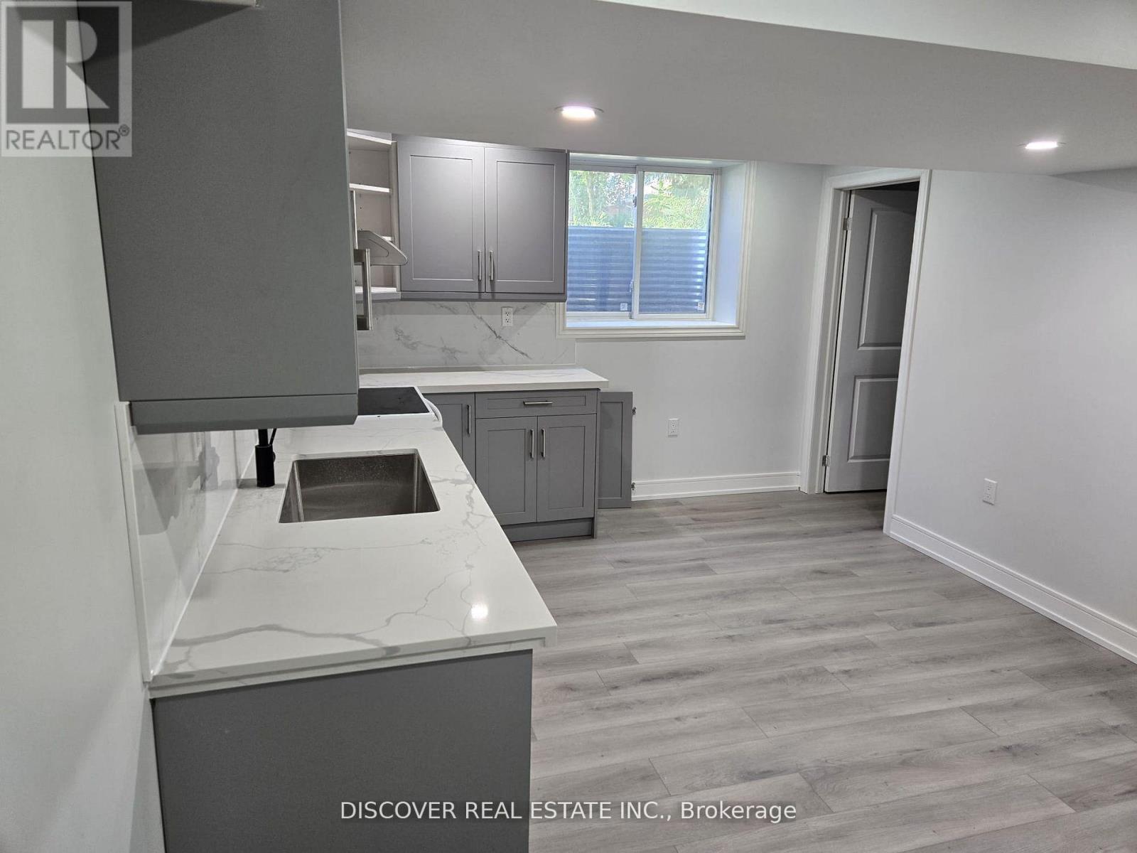 1 - 186 Floradale Drive, Mississauga, Ontario  L5B 1G3 - Photo 29 - W12880152