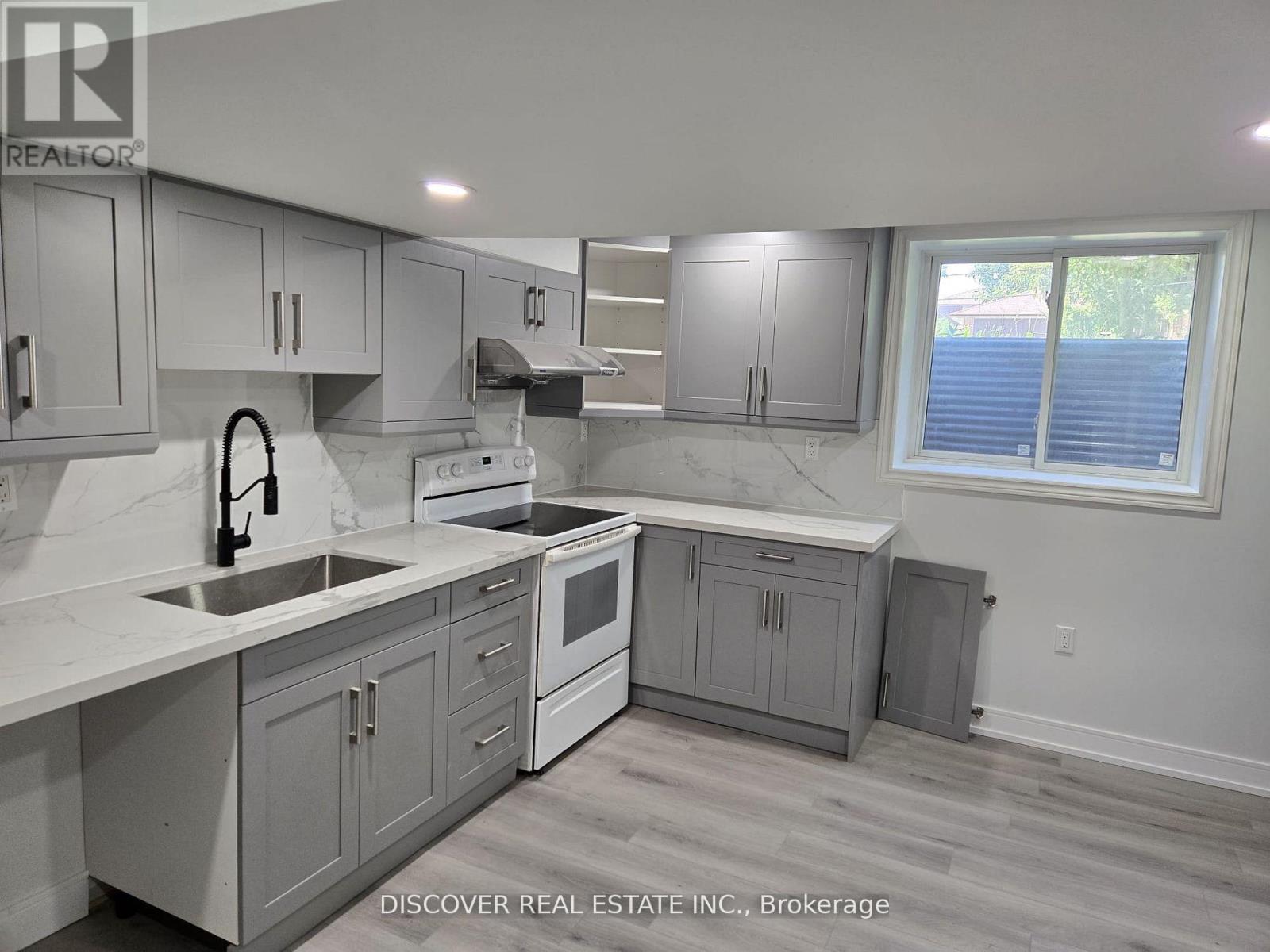 1 - 186 Floradale Drive, Mississauga, Ontario  L5B 1G3 - Photo 30 - W12880152