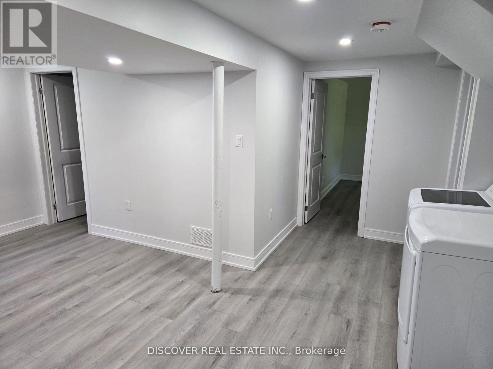 1 - 186 Floradale Drive, Mississauga, Ontario  L5B 1G3 - Photo 35 - W12880152