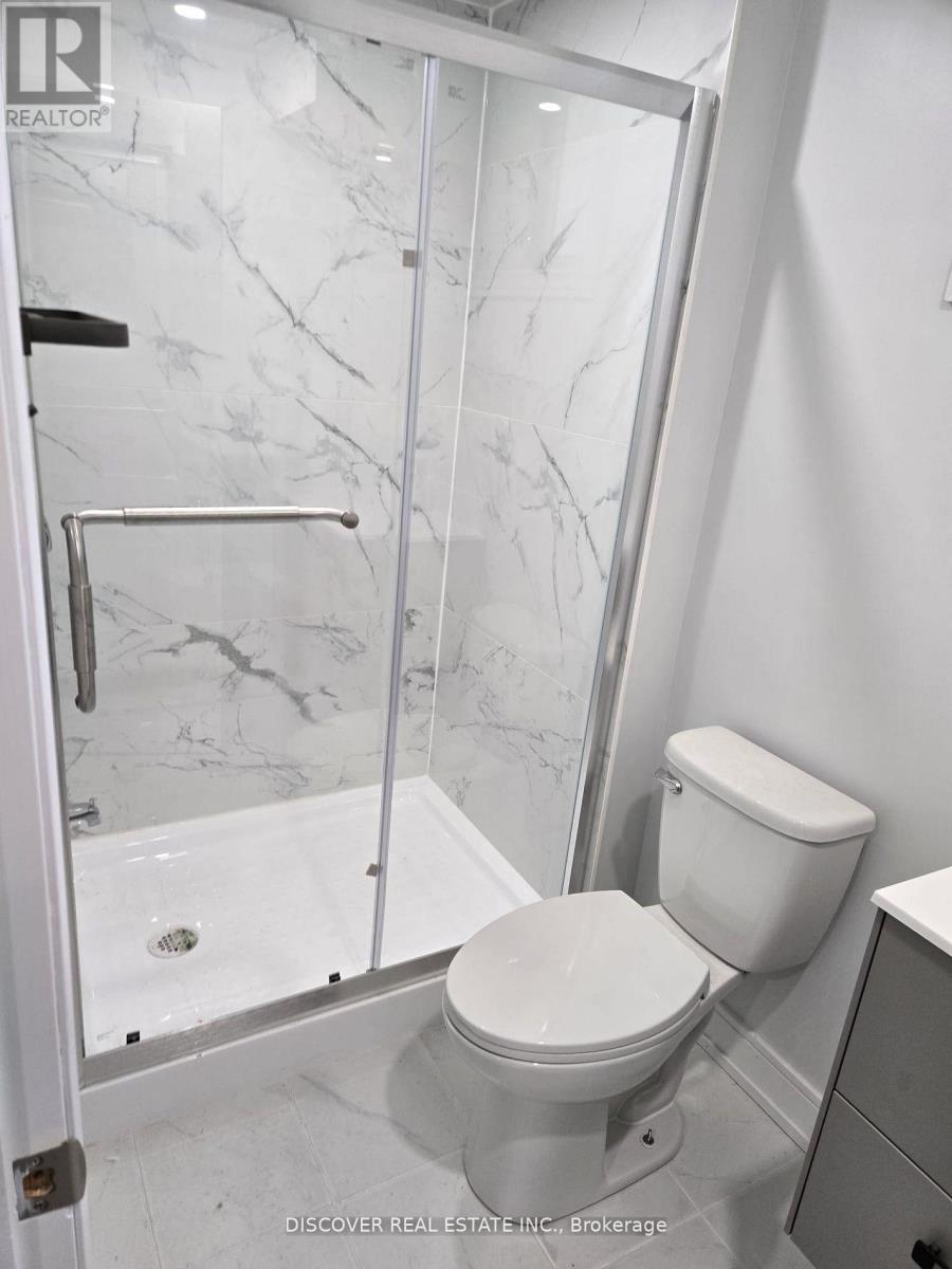 1 - 186 Floradale Drive, Mississauga, Ontario  L5B 1G3 - Photo 6 - W12880152