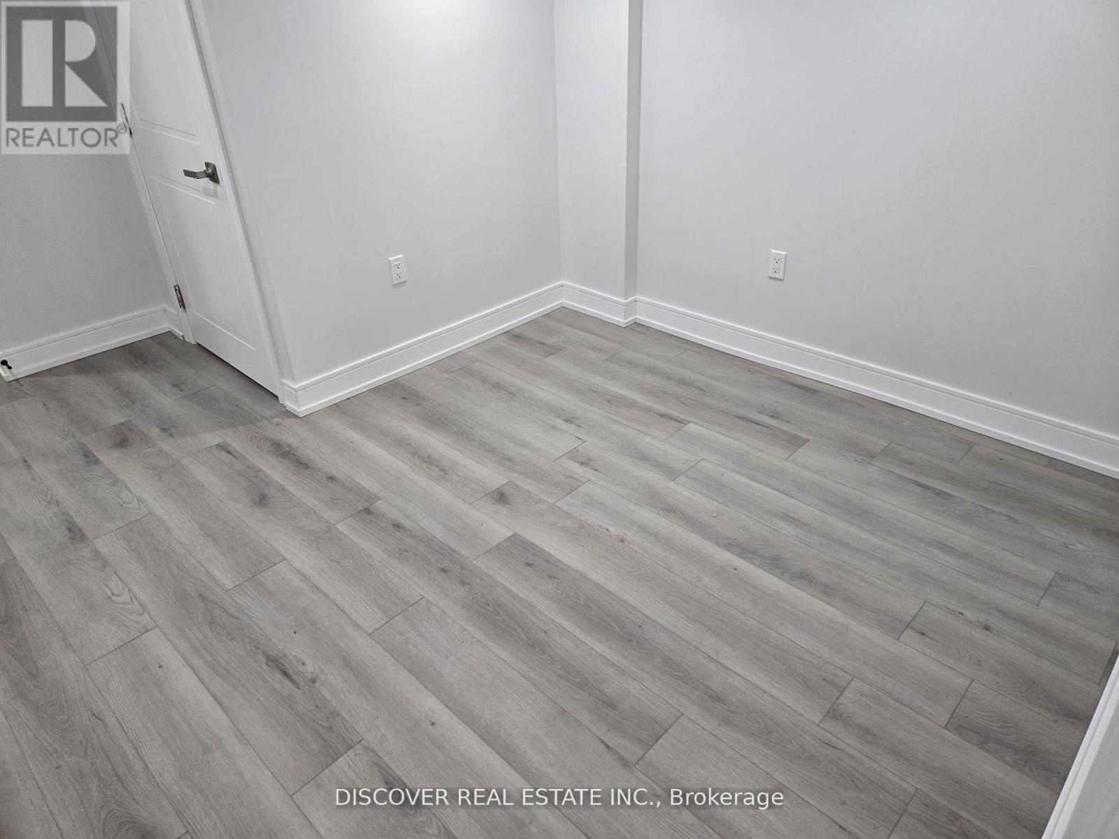 1 - 186 Floradale Drive, Mississauga, Ontario  L5B 1G3 - Photo 8 - W12880152